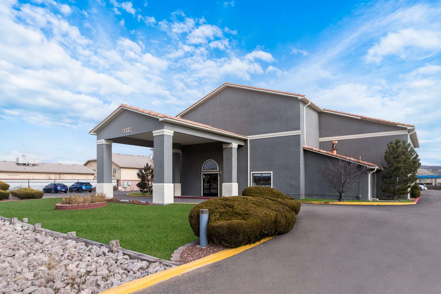 Surestay Hotel By Best Western Grants 2/16