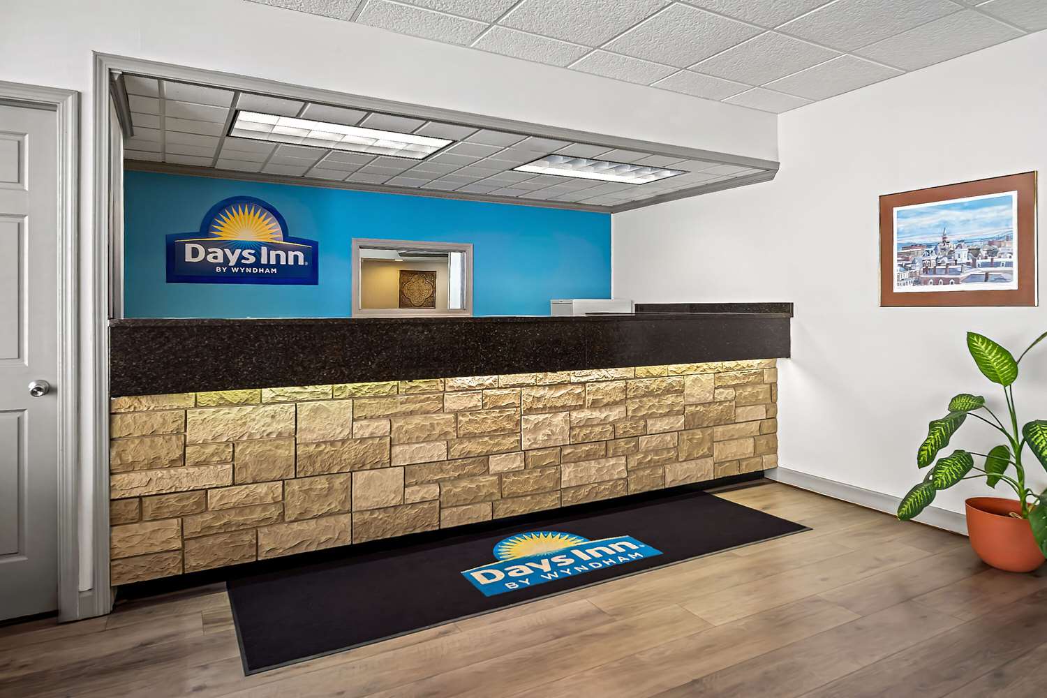 Days Inn by Wyndham Dubuque 7/29