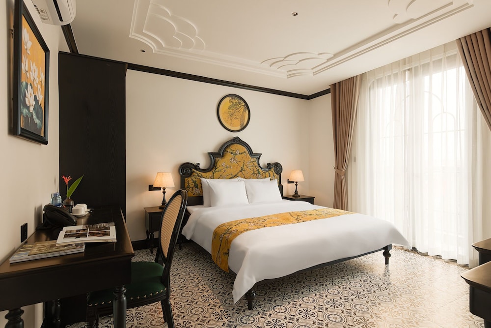 غرفة ديلوكس بسرير كينج بإطلالة على المدينة بشرفة، C'Lau Hotel Ninh Binh - A Gem Nestled in Ancient Quarter 5/10
