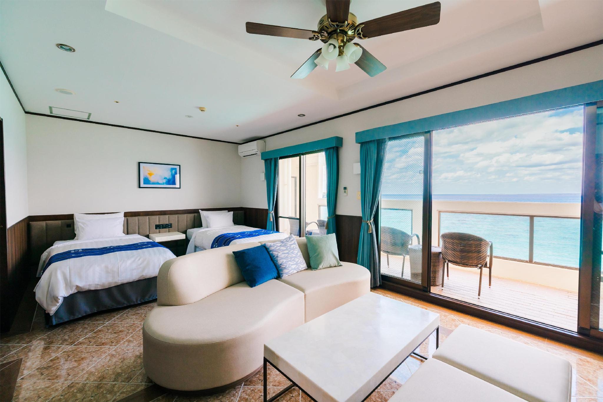 Deluxe, 4 Beds, Two Extra Beds, Ocean Front, Bath and Shower