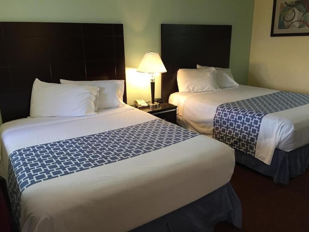 Econo Lodge 7/33