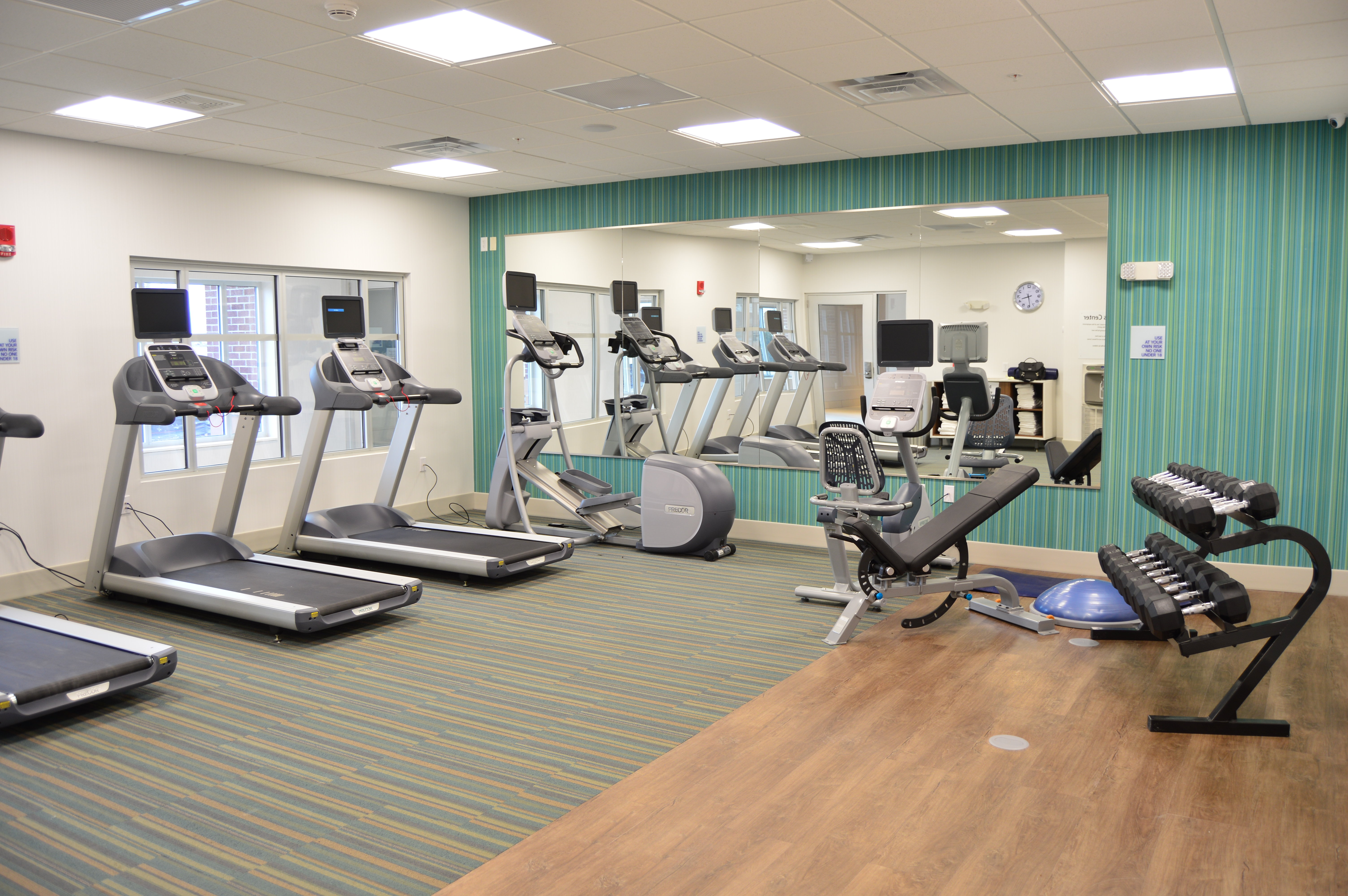 HOLIDAY INN EXPRESS & SUITES TOLEDO SOUTH - PERRYSBURG 28/53