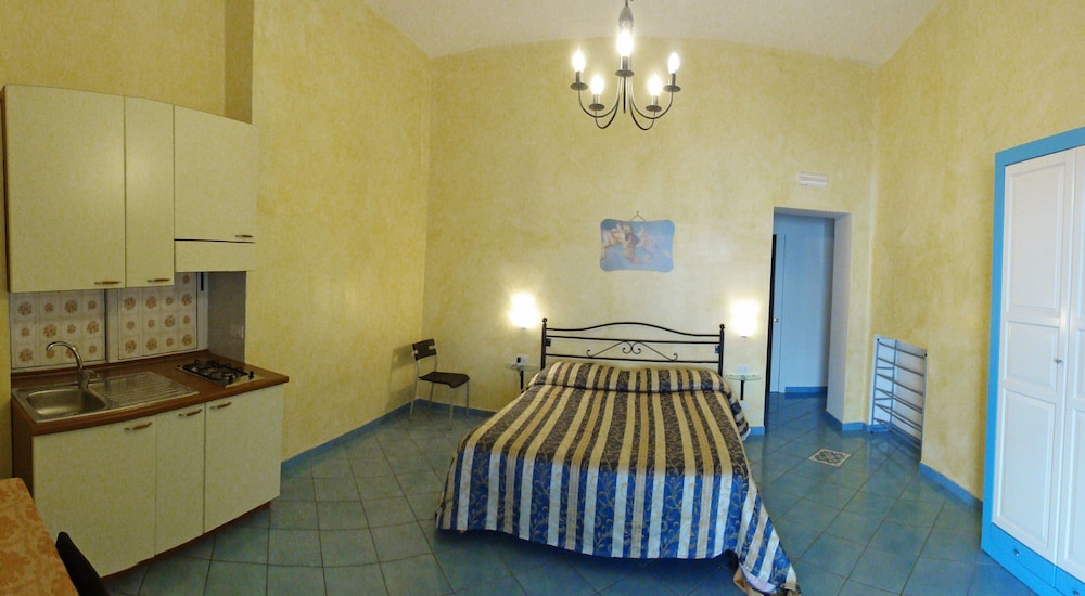 Bed And Breakfast Dimora Carlo Iii 13/43