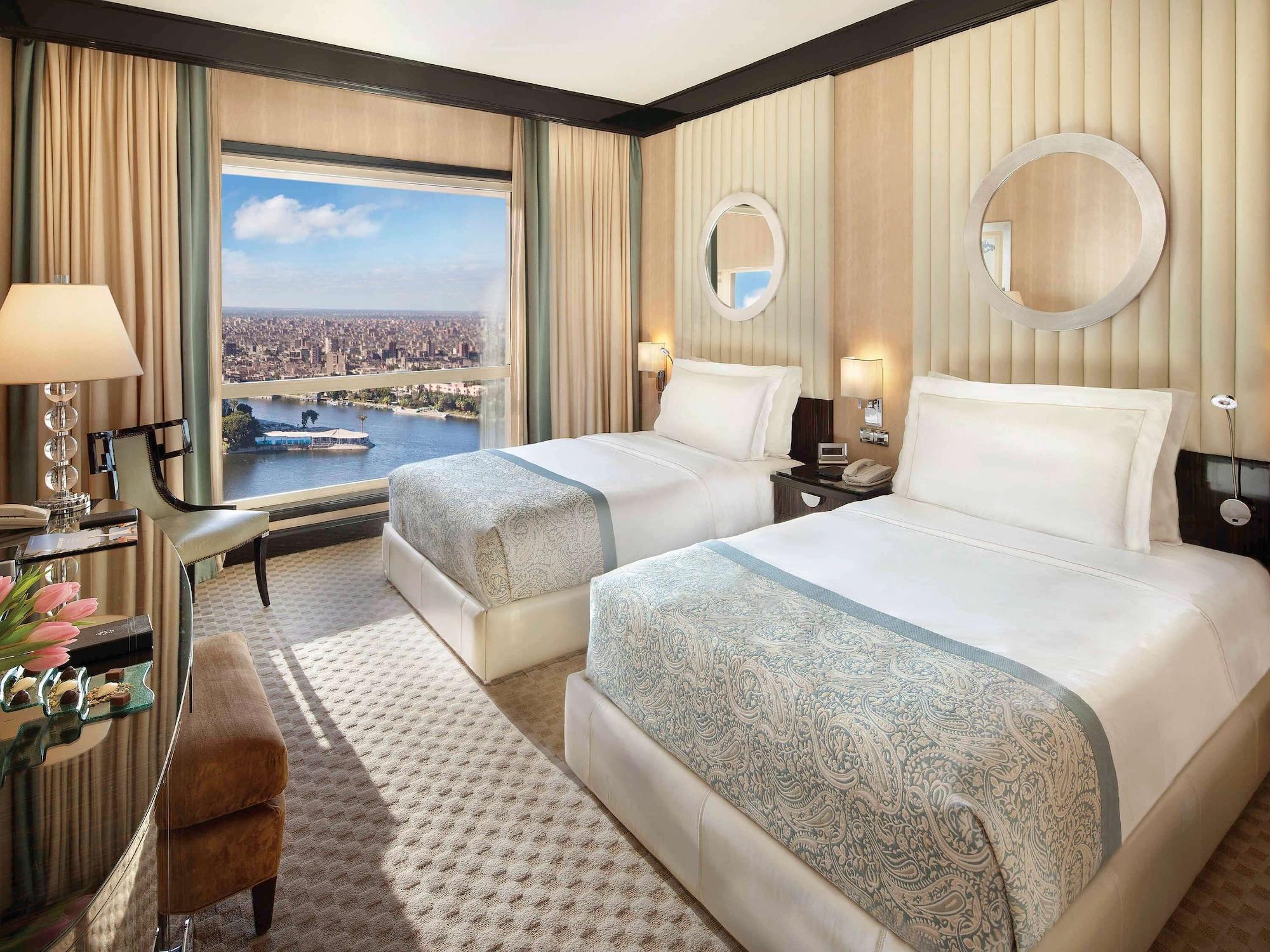 Fairmont Gold, Double Bed