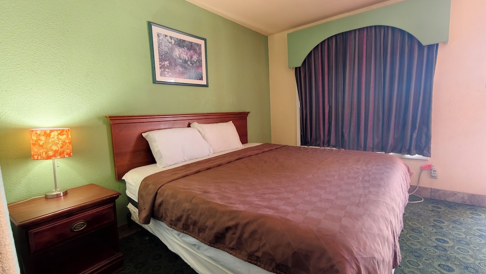 غرفة بسرير كينج لغير المدخنين، Sunset Lodge Elgin near US 290 by Hotel O 4/10