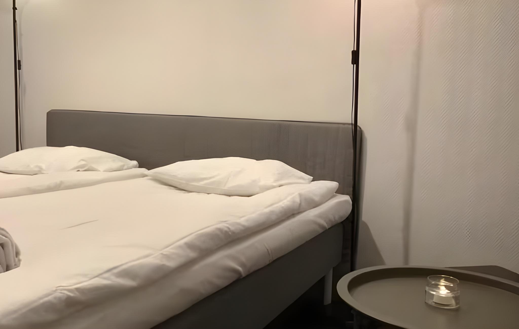 Room, Double Bed