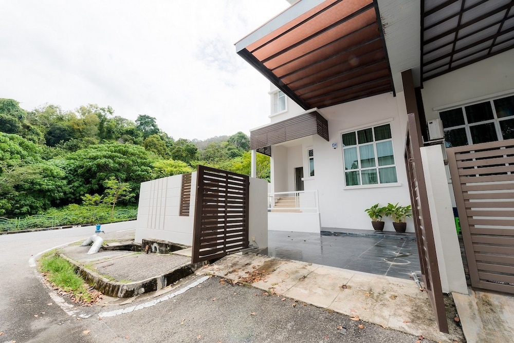 New Corner Shamrock Beach Villas Seaview 53/58