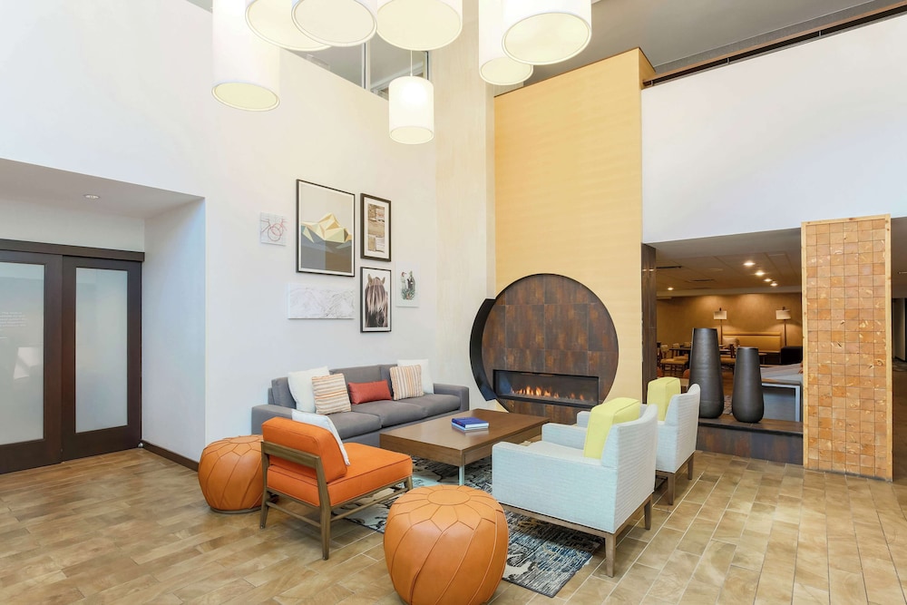 Hampton Inn And Suites Denver Tech Center 40/69