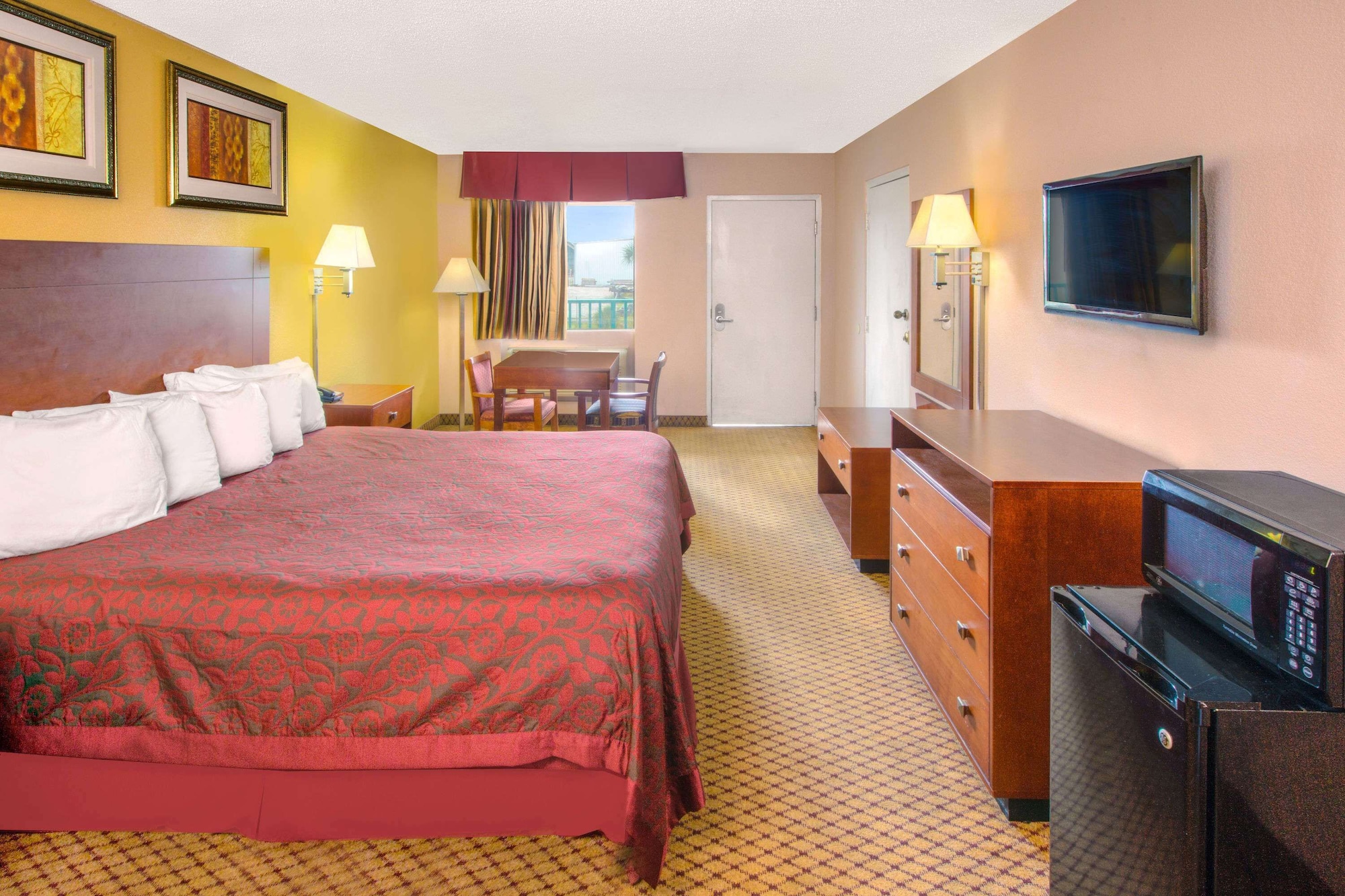 Deluxe, King Bed