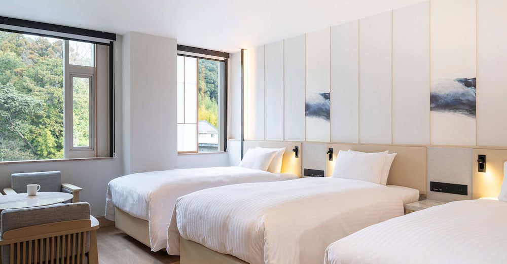 ROOM, TRIPLE