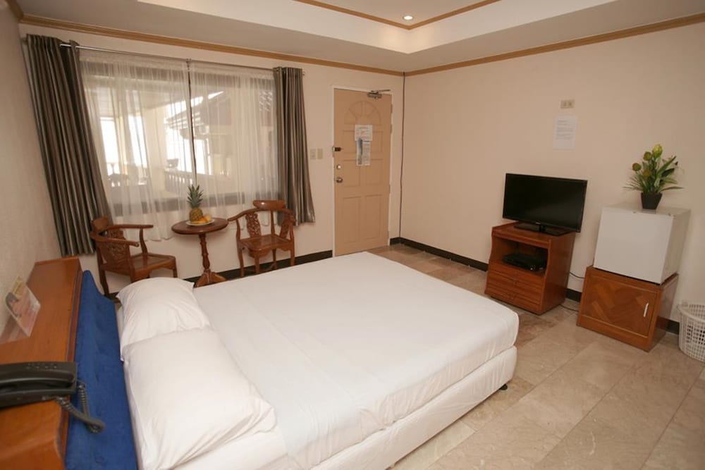 Suzuki Beach Hotel 9/23