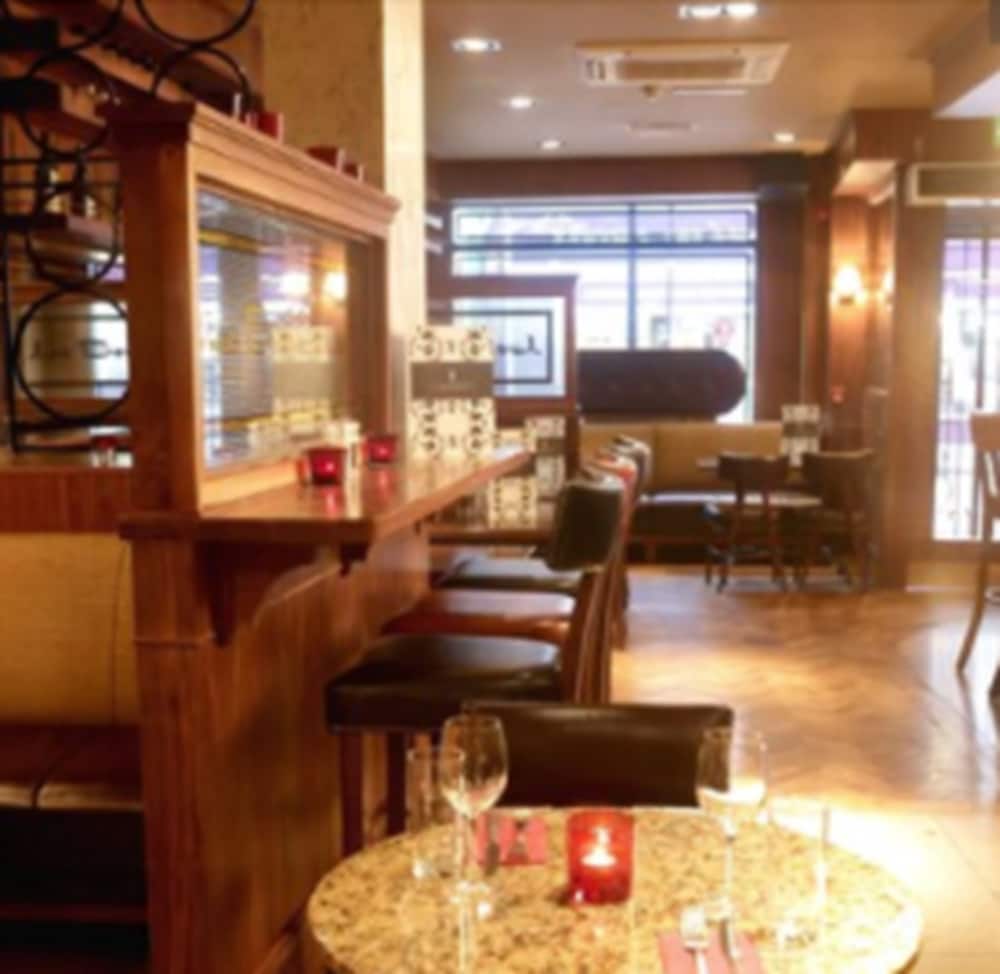 Celtic Lodge Guesthouse Restaurant Bar 18/36
