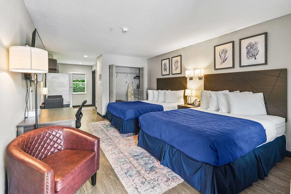 Baymont by Wyndham Ocala Suites 24/60