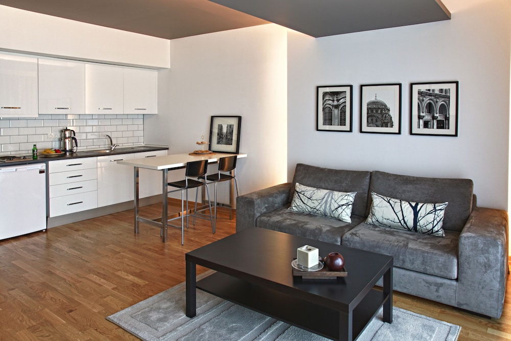 CHAKRA SUITES 12/21