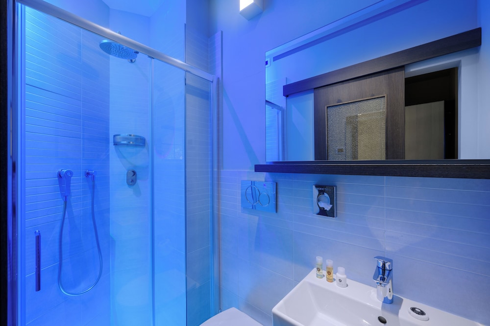 Hotel Mentana 50/50