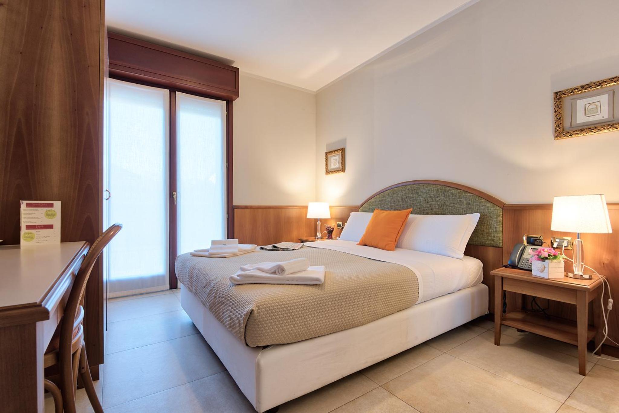 غرفة بسرير مزدوج بشرفة، Albergo Villa Priula 5/10