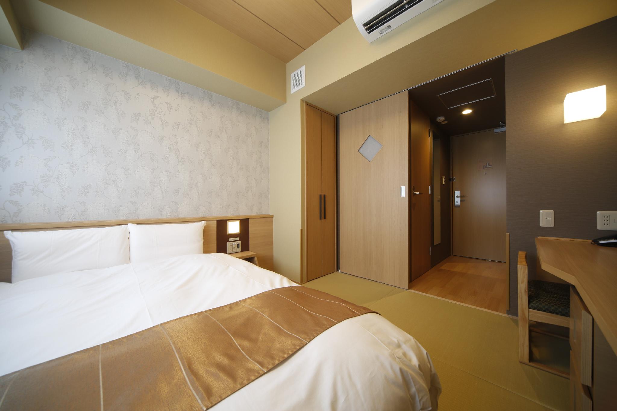 Moderate, Double Bed