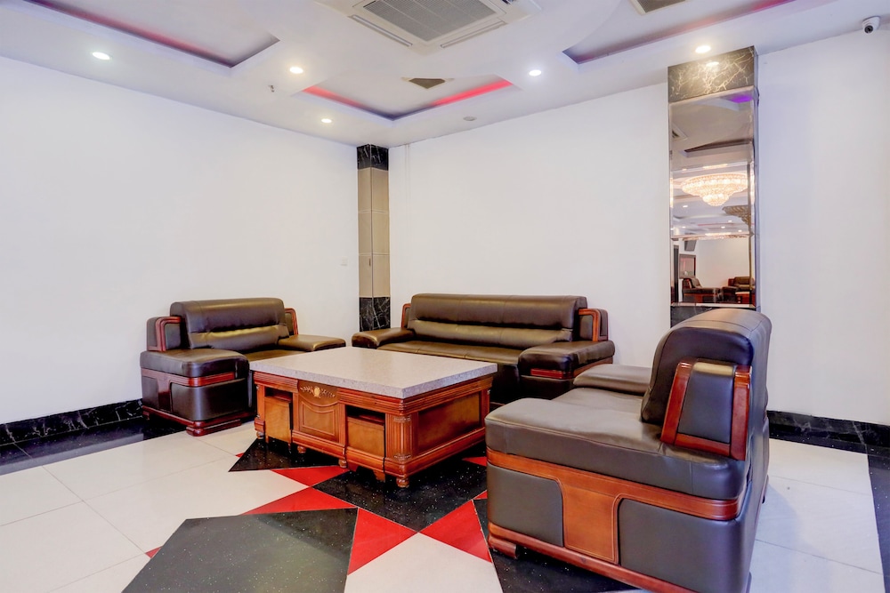 RedDoorz Premium near Grand Batam Mall 43/50