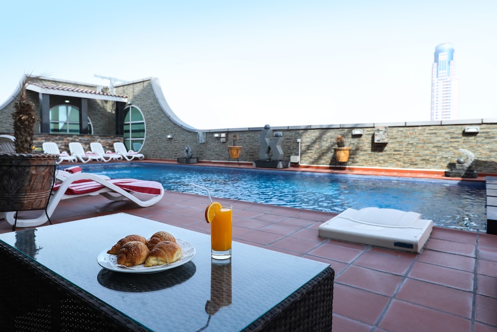Royal Grand Suite Hotel