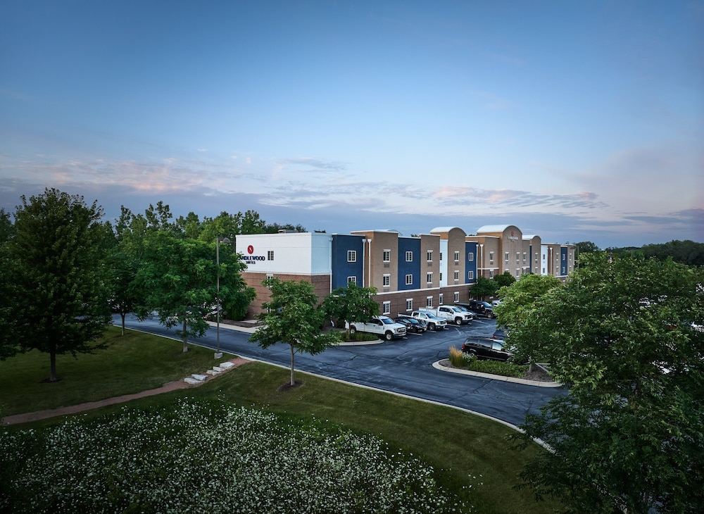 Candlewood Suites Milwaukee Airport-Oak Creek 71/73