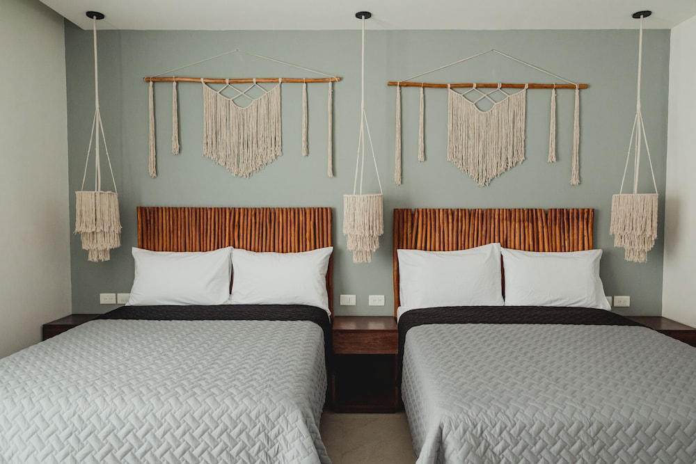 SUITE, DOUBLE BED