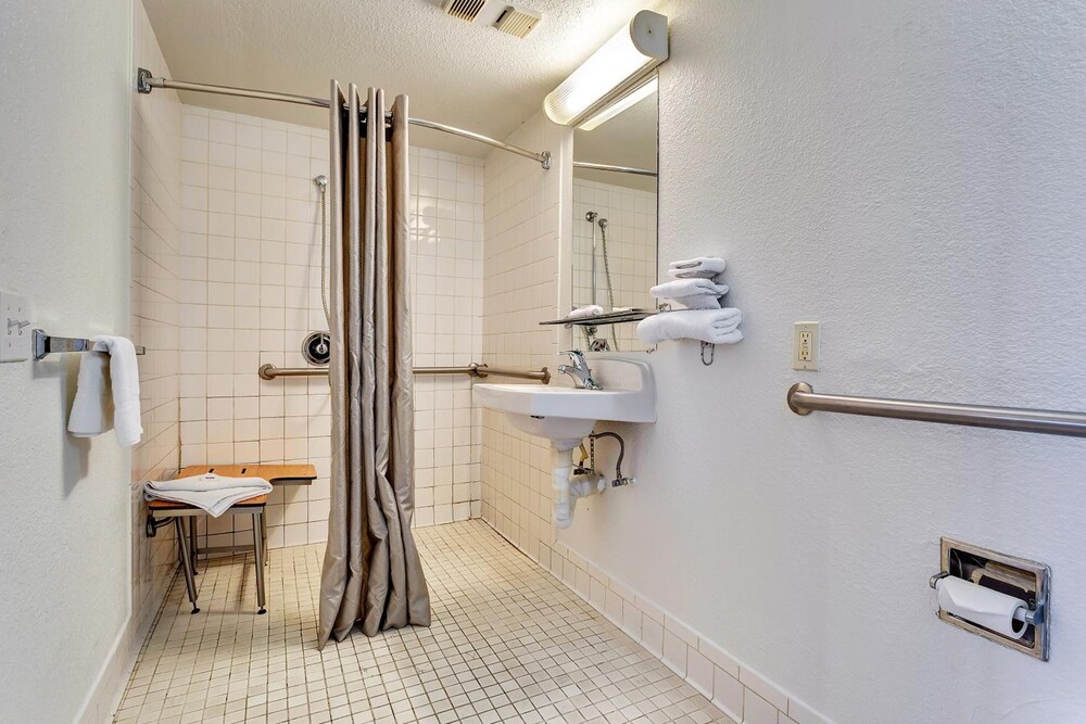 Motel6 Vallejo, CA - Six Flags West 40/64