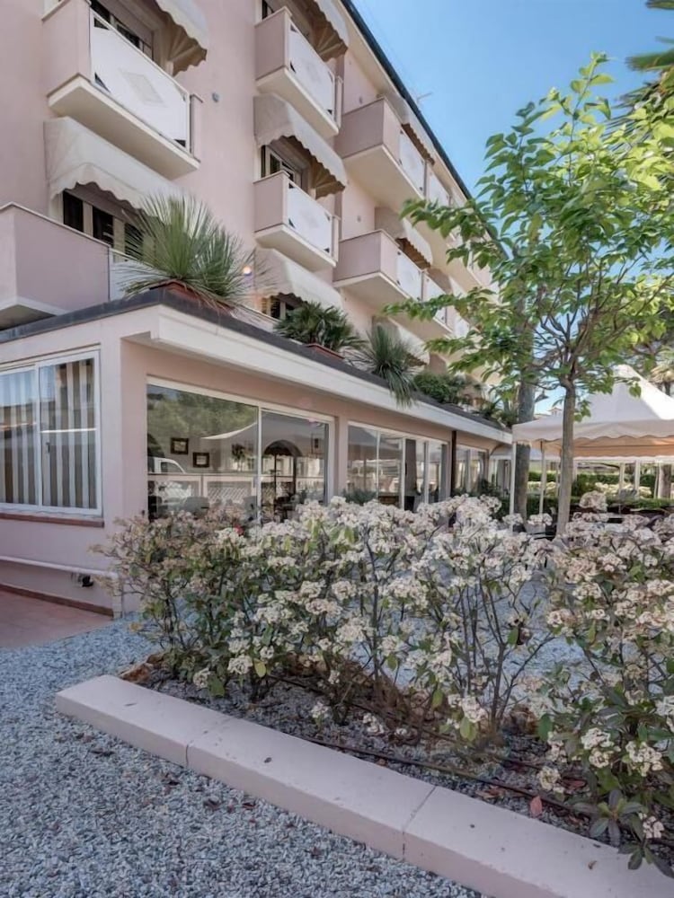 Hotel Azzurra 8/50