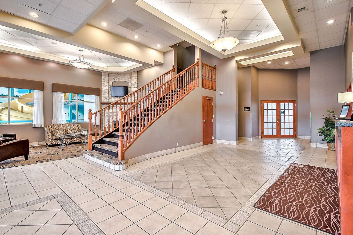 Comfort Inn and Suites South Calgary 1/4