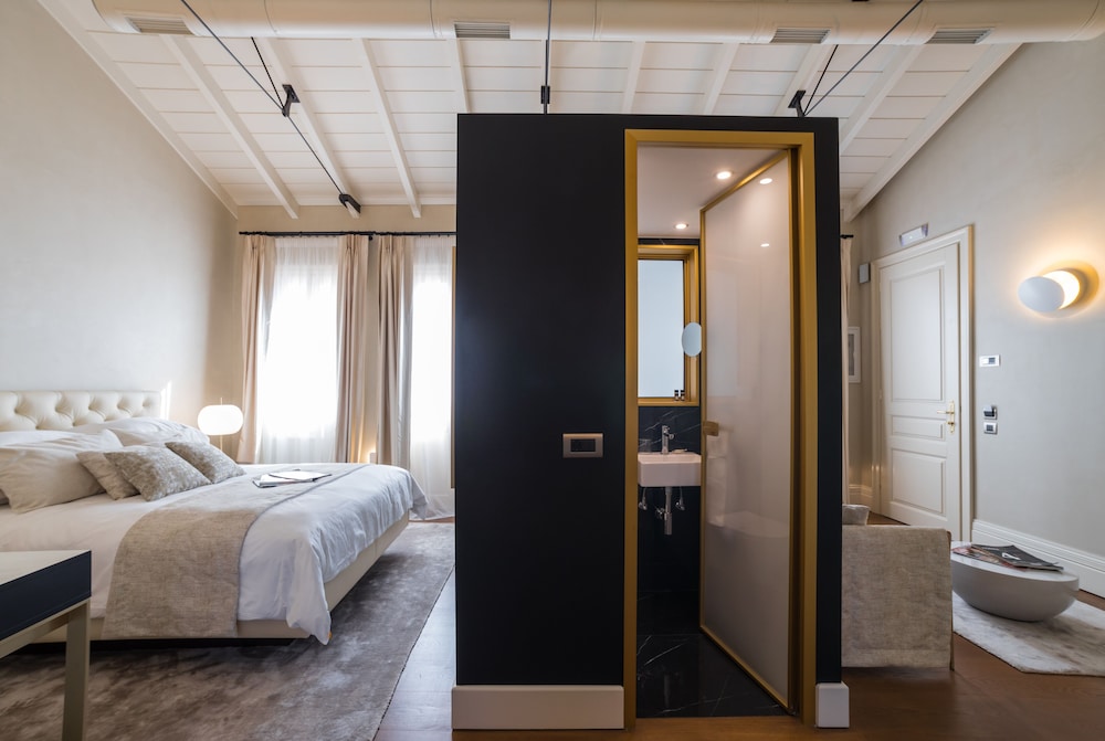 Castellano Hotel & Suites 24/63