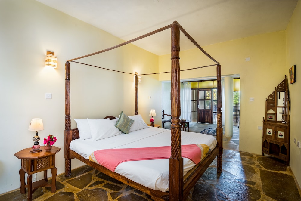 1 Bedroom, Standard, King Bed, Ocean Front