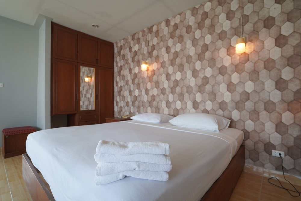 Green Beach Pattaya 40/60