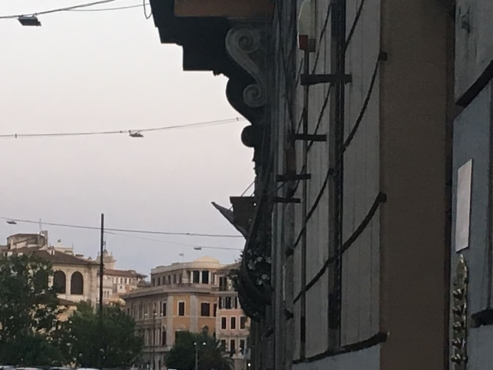 All You Need Is Rome Guesthouse 40/50