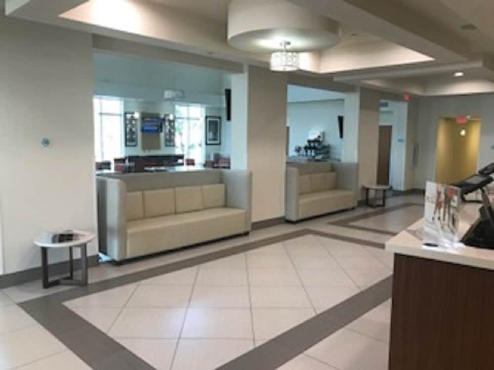 Holiday Inn Express Suites Boynton Beach West 11/71