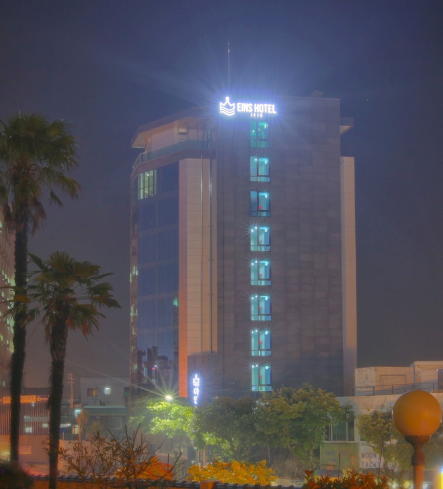 Eins Hotel 2/47