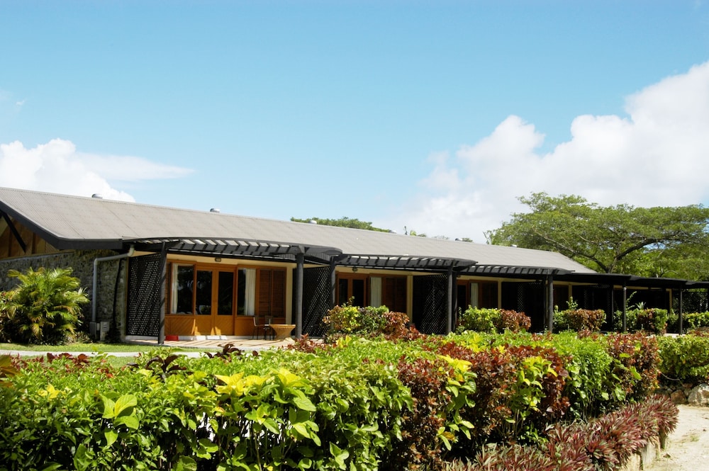 Plantation Island Resort in MALOLO LAILAI