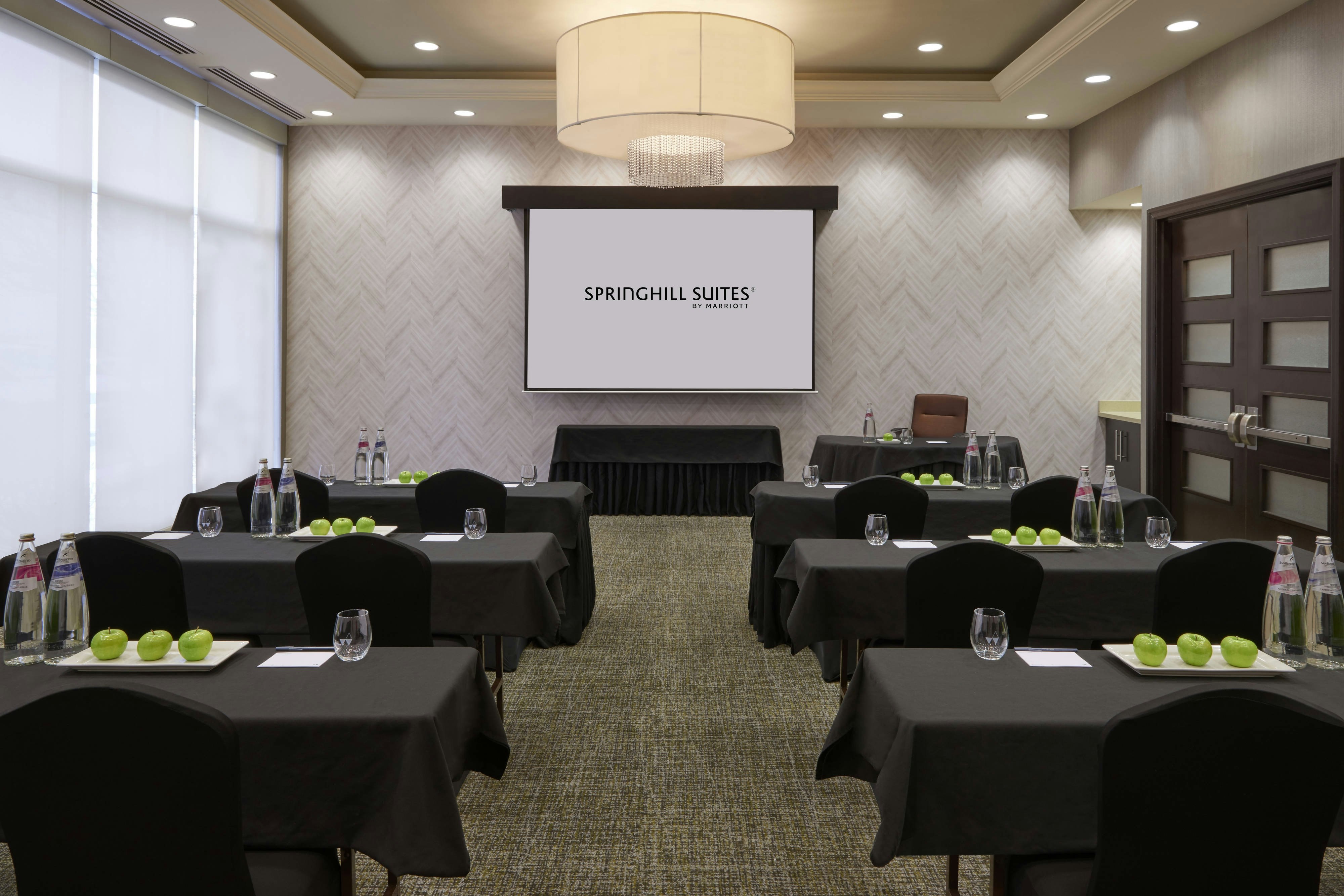 Springhill Suites By Marriott Toronto Vaughan 8/11