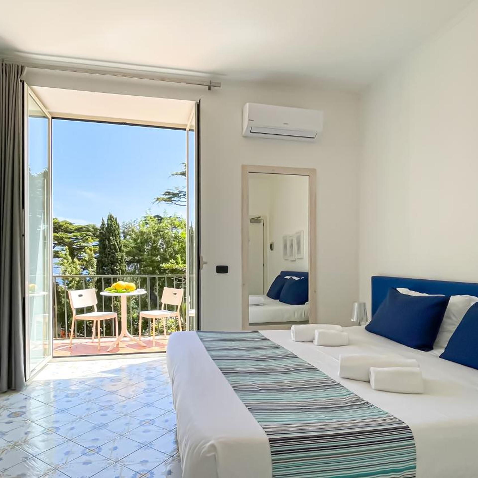 ROOM, DOUBLE OR TWIN BED, SEA VIEW