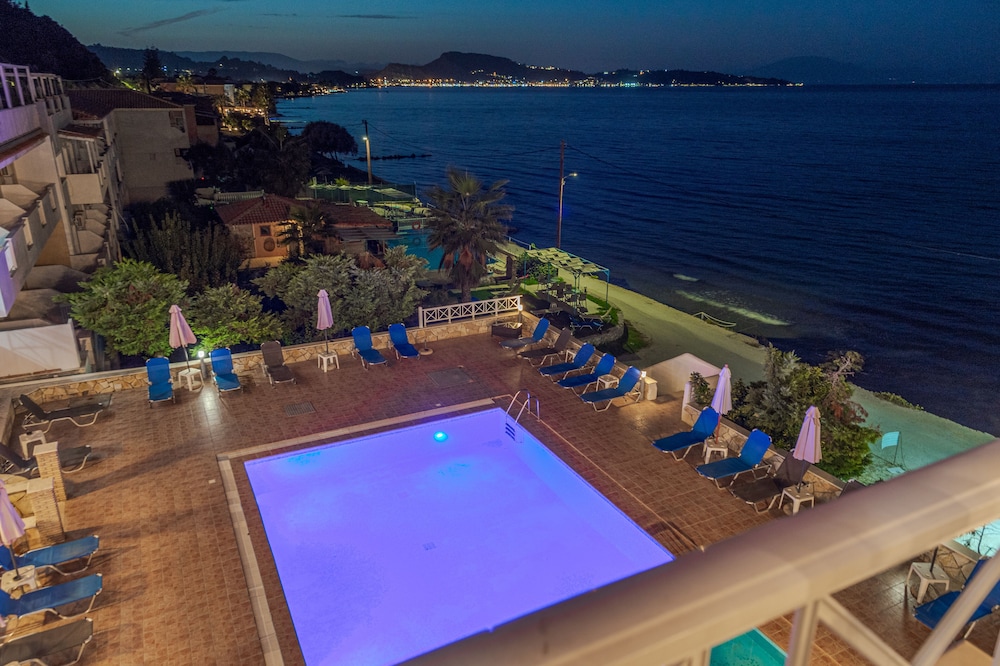 Nefeli Beach 6/44