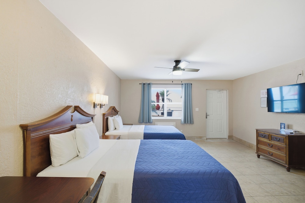 STANDARD, 2 QUEEN BEDS, OCEAN VIEW, KITCHEN