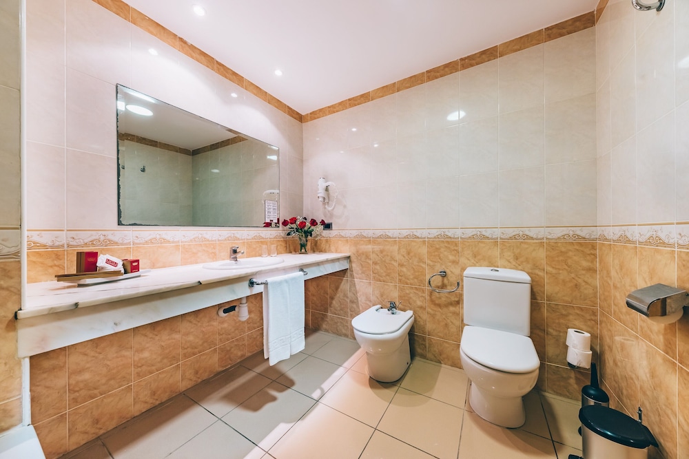 جناح جونيور بسريرين منفصلين مع أريكة، Grand Muthu Golf Plaza Hotel and Spa 7/7