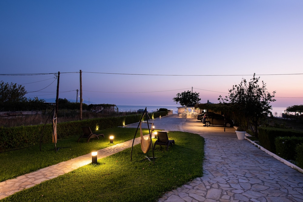Thomatos Apartments Lourdas Beach 38/50