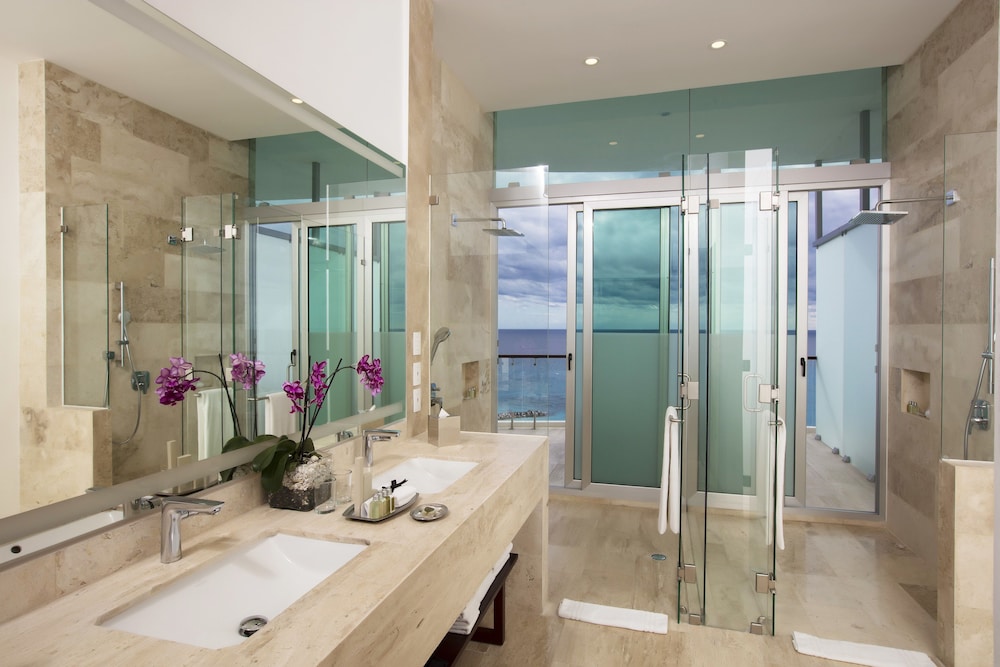 Altitude By Krystal Grand Punta Cancun All Inclusive 33/75