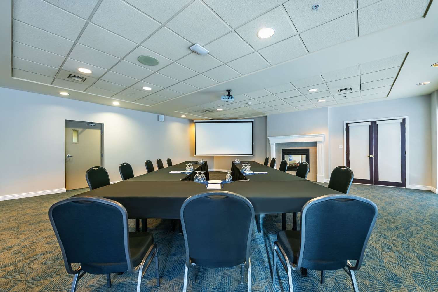 Clarion Hotel & Conference Centre Abbotsford - Fraser Valley 20/24