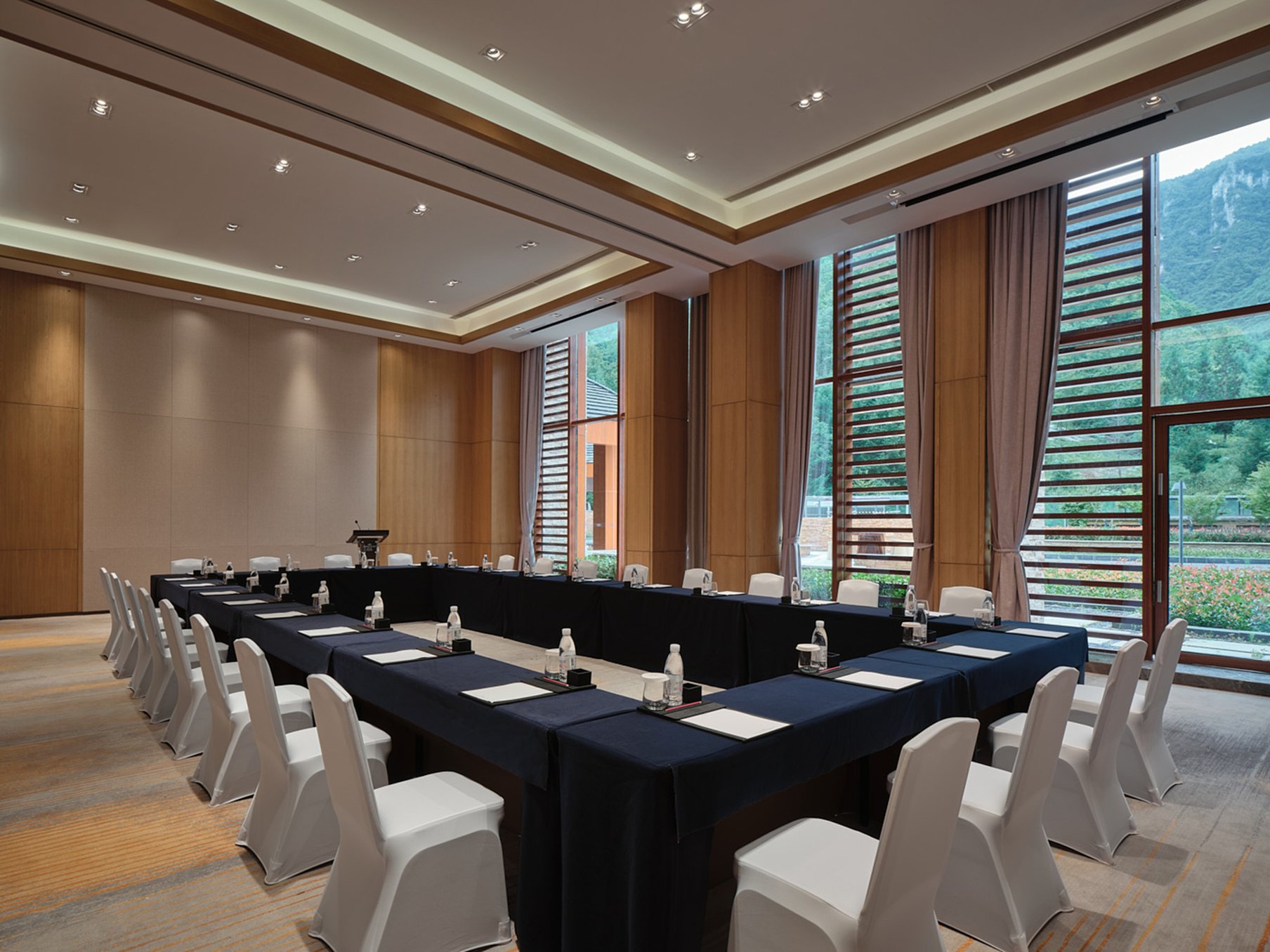 Crowne Plaza Shennongjia 42/50