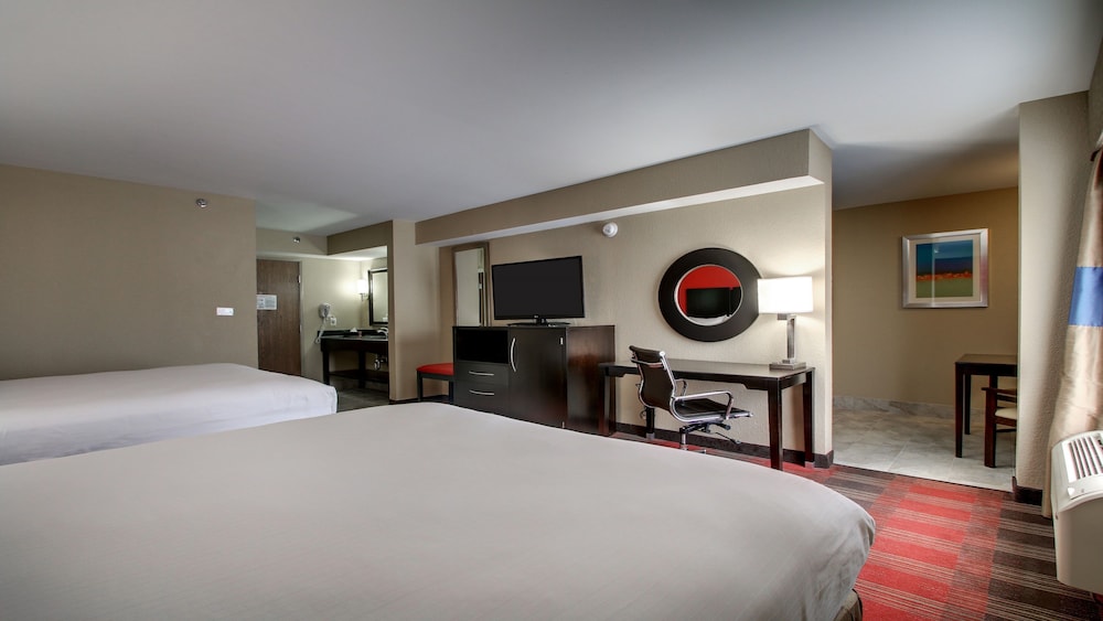 Holiday Inn Express Suites Jackson Downtown Coliseum 23/49