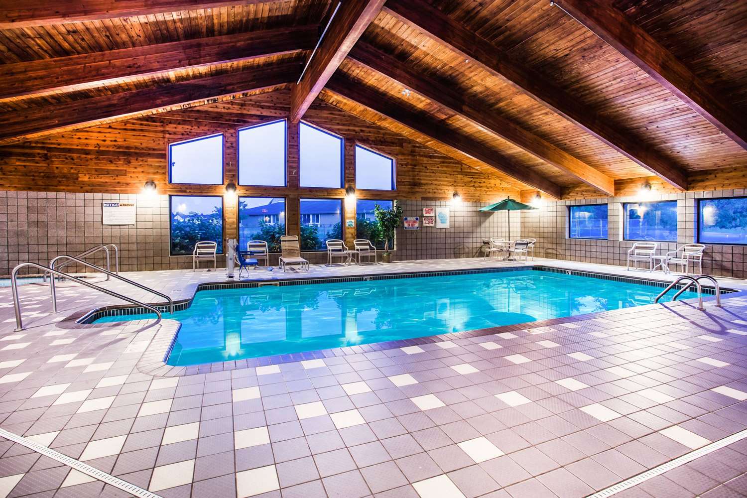Americinn By Wyndham Menomonie 6/15