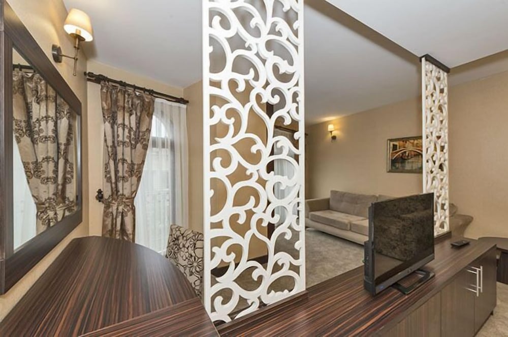 Rayelin Hotel Old Town 6/50