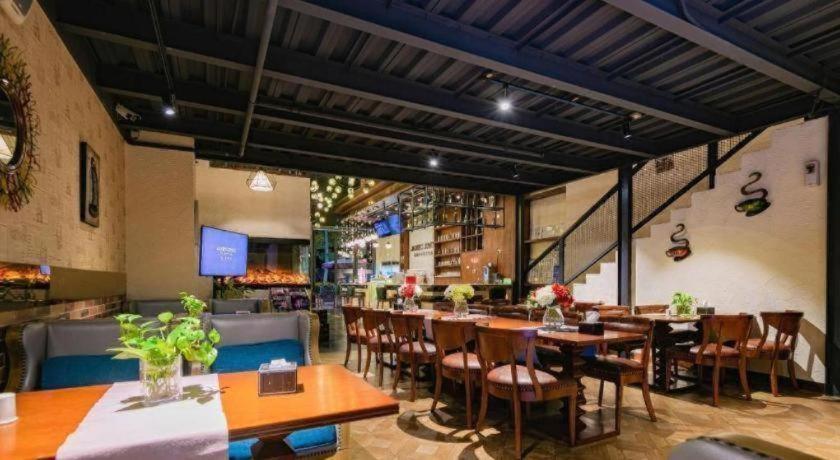James Joyce Coffetel (Chengdu Century City Convention & Exhibition Center) 63/72