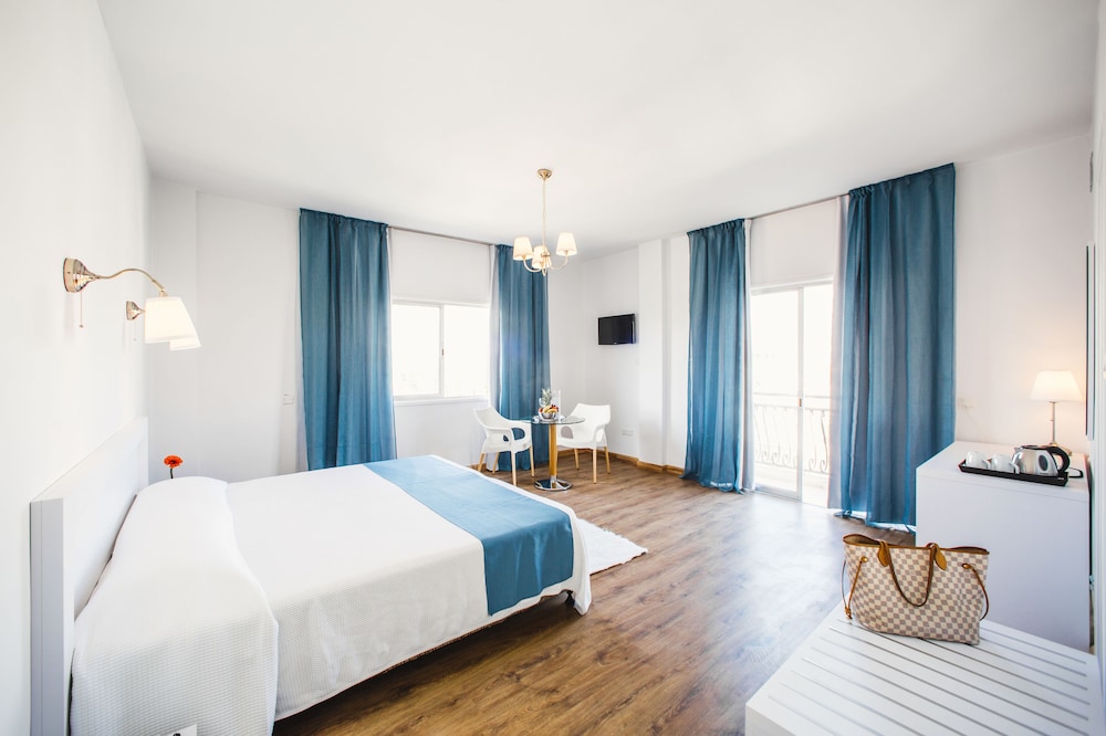 Mikes Kanarium City Hotel 27/57