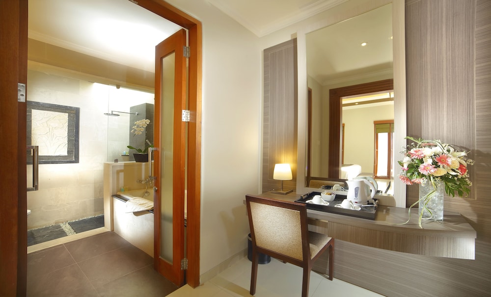 The Banyumas Suite Villa Legian 37/39